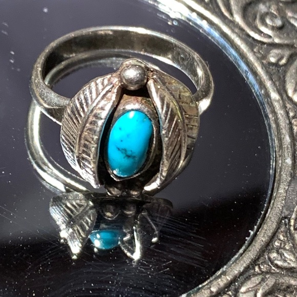 Navajo Turquoise Ring - Picture 3 of 7